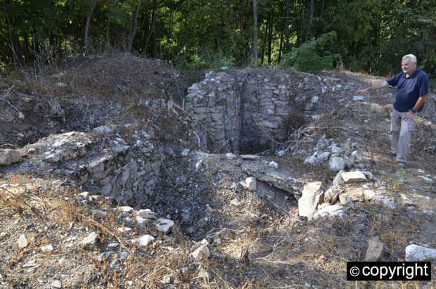 Храм подно Венчаца већи од Грачанице!